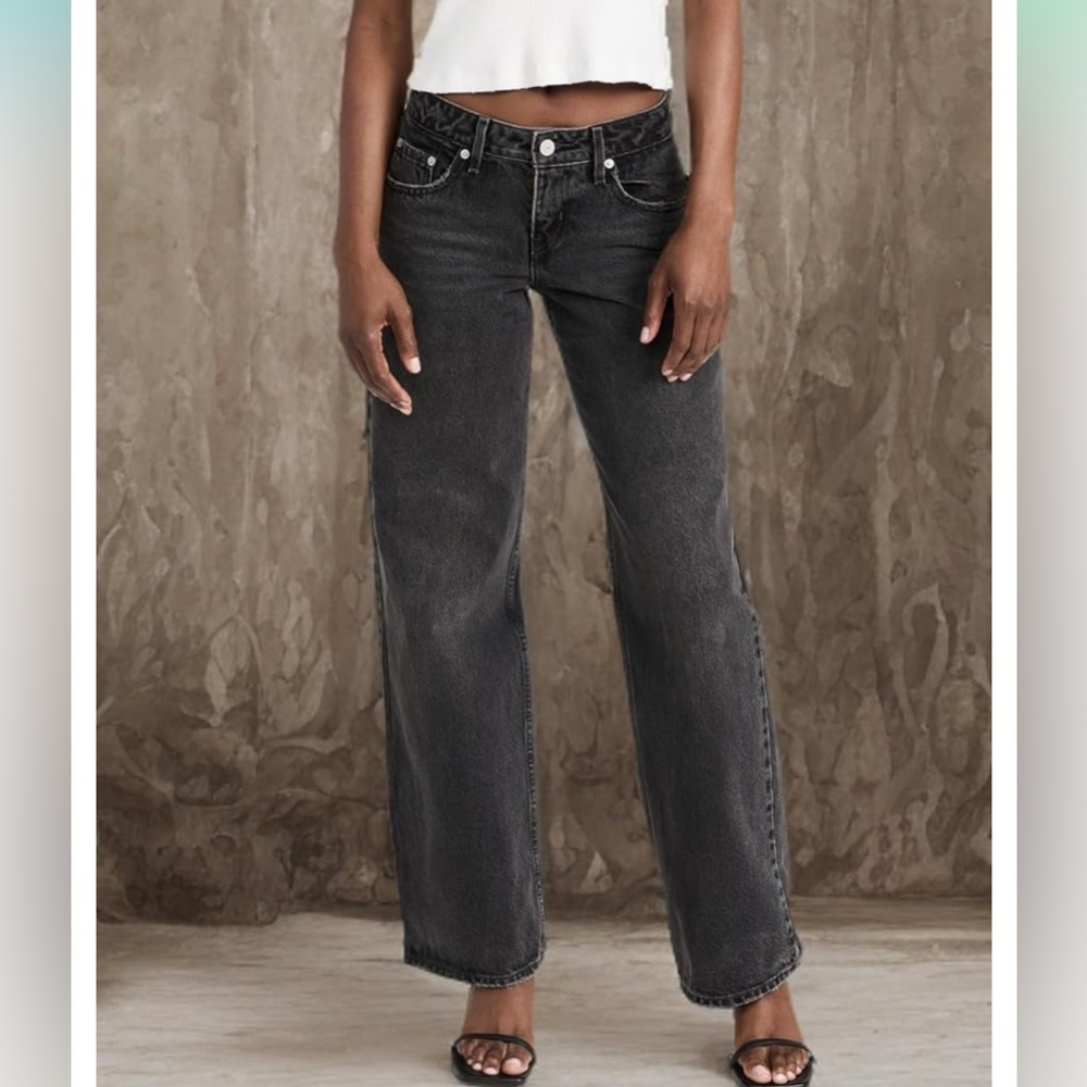 Levi’s Low Loose Jeans in Washed Black